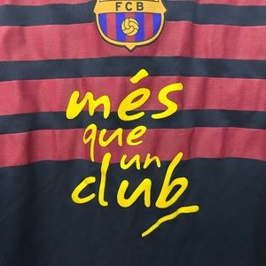 boys fc barcelona size medium shirt
